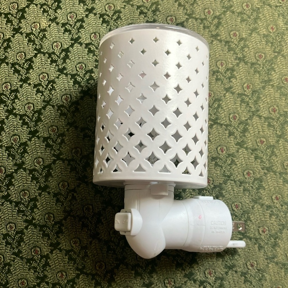 Scentsy Mini Warmer Plug In